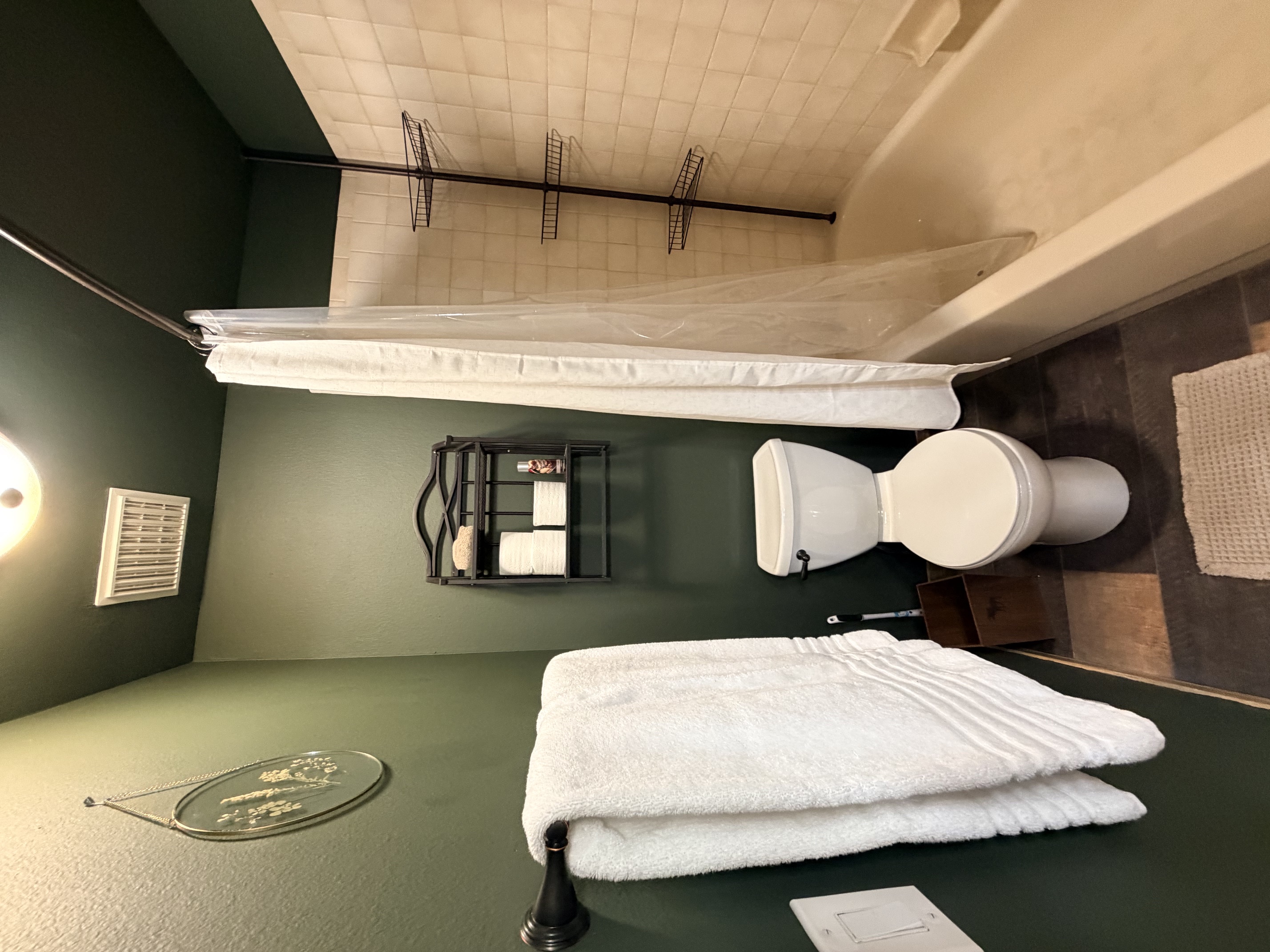 Secondary washroom at The Eyrie